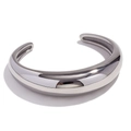 Brazalete abierto minimalista de acero inoxidable plateado pulido para mujer, diseño moderno - Color Acero