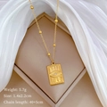 Makroansicht goldener quadratischer Evil Eye Anhänger mit Diamant und Größenangaben - Goldener Stil (T508)