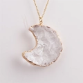 Collar con colgante de luna de cuarzo facetado y bordes dorados en cadena de cuerda - Acero Inoxidable/Cristal de Roca / Colgante de Luna / Oro-Transparente