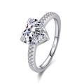 925 sterling silver heart-shaped ring featuring clear zircon stones and a polished finish - US 5 / White