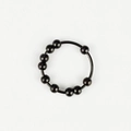 Makroaufnahme von drehbaren schwarzen Perlen an einem Edelstahl-Anti-Stress-Ring - US 5 / Schwarz (Edelstahl)
