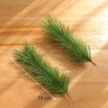 Due rami di aghi di pino artificiale verde da 19cm per decorazioni natalizie fai da te - Foglie di pino da 20 cm K (set da 2)