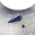 Pendolo esagonale in lapislazzuli con pietra naturale blu scuro e catena d'argento - Lapislazzuli