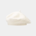 Detalle de boina de pelo de conejo blanco crema con textura suave y detalle superior - Talla única / Blanco