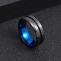 Detail der zweifarbigen matt gebürsteten schwarzen Oberfläche und blauen Innenring-Drehung - US 6 / Blau + Schwarz