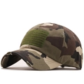 Cappellino da baseball mimetico in stile vintage con patch bandiera USA e dettagli usurati - Regolabile / Mimetico (01)