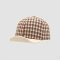 Detalle del patrón de cuadros de algodón y las costuras en una gorra vintage para bebé - 48cm (5-18 Meses) / Cuadros Café (Ala Beige)