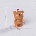 Mini figurine d'ours de Noël marron en résine avec bonnet rouge et hauteur de 3,5 cm - Ours Livreur