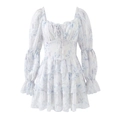 Dettaglio della stampa floreale su abito in chiffon bianco con scollo a quadrato - Taglia S / Bianco