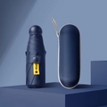 Parapluie pliant bleu foncé ultra léger avec étui capsule et protection solaire UPF 50+ - Bleu Marine (avec Étui À Lunettes) / Sac À Dos De 53 Cm (21 Pouces) À 8 Côtes Coloris Varié Poignée Ronde Pliable En Cinq Parties