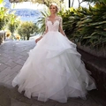Elegante vestido de novia blanco de manga larga con encaje y escote en V profundo - US 2 / Blanco