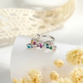 Ασημένιο σκουλαρίκι ear cuff με πολύχρωμες πέτρες σε γλυκό μινιμαλιστικό στυλ σε λευκό - Πολύχρωμο κλιπ αυτιού με φιόγκο (Μονό τεμάχιο)
