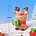 Mini statuetta renna di Natale con sciarpa rossa e scatola regalo, altezza 3,8cm - N. 1 con Regalo Verde