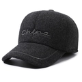 Gorra de invierno de lana gris oscuro para hombres mayores con orejeras y bordado - Ajustable / Gris
