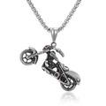 Collana con pendente moto hip hop con strass rossi e finitura in argento vintage - Con Catena da 55cm / Argento