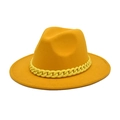 Dettaglio cappello Fedora giallo brillante con catena decorativa in acrilico - M (56-58cm) / Giallo brillante con catena gialla