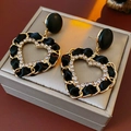Boucles d'oreilles cœur en chaîne dorée tressée de ruban noir et cristaux - Style de cœur tissé noir (Silver Earring Post)
