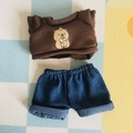 Braunes T-Shirt mit Capybara-Print und blaue Jeans-Shorts für 17cm Plüschpuppen-Kleidungsset - Passend für 17cm Puppe / Khaki Hoodie + Jeans