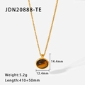 Detailansicht des ovalen Tigerauge-Anhängers an Goldkette mit technischen Maßangaben - Braunes Tigerauge