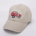 Detail van de motor club auto borduurwerk op een beige katoenen honkbalpet voor kind - 48-53cm (3-8 jaar) / Beige