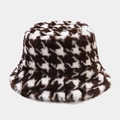 Winter plush bucket hat with brown and white houndstooth pattern in soft faux fur - M(56-58cm) / Brown