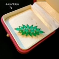 Emerald green gemstone brooch showing 4.4cm by 1.9cm size and 7g weight details - D097 Green