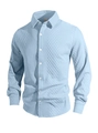 Gros plan du col de chemise en tricot bleu clair avec taille M et texture jacquard - S / Bleu clair