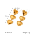 Detailweergave van 18K vergulde drievoudige hart-oorbellen met afmetingen en gewichtinfo - Goud (HC-E10420)