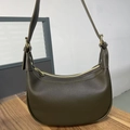 Sac à main croissant en cuir vert olive avec fermeture éclair dorée et bandoulière - Comprend 2 Bandoulières / Vert Militaire