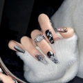 Donkere punk cat-eye plaknagels met zilveren glitters, schedels en spinnenwebpatroon - Extra Klein (XS) / Spookachtige Kat Buitenaards Wezen