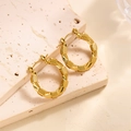 Élégantes boucles d'oreilles créoles en acier titane doré 18 carats texturées femme - EH115/Texture Entaillée Créole
