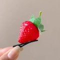 Realistische aardbei haarspeld met rode textuur en groene bladeren van stof - 5# Aardbei