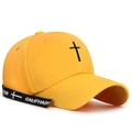 Gorra de béisbol amarilla estilo urbano con correa larga negra y bordado de cruz - Amarillo