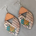 Detail of bohemian geometric wood earrings with sunflower and stripe patterns - Beige Spliced Style