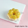 Realistic 7cm yellow faux donut model with colorful sprinkles and 3cm thickness - Diameter 7cm, Height 3cm / Yellow