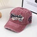 Cappellino vintage rosa scuro lavato con ricamo Orlando e dettagli usurati - Borgogna