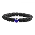 Geometrisches Lavastein-Armband mit blauem Evil Eye Anhänger auf weißem Hintergrund - Schwarzer Lavastein Blaues Böser Blick