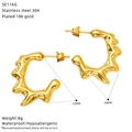 Détail des boucles d'oreilles goutte dorées 18 carats avec dimensions 22mm et spécifications - Style Lave Irrégulier (SE116G)