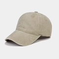 Gros plan détaillé sur casquette de baseball vintage en coton délavé kaki avec œillets - Réglable / Beige