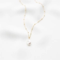 Collana lunga a catena satellite dorata con ciondolo in perla d'acqua dolce barocca - satellite catena