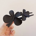 Pince à cheveux papillon noir mat chic avec un design minimaliste à double aile - Papillon / Noir