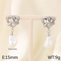 Pendientes de corazón plateados con perlas barrocas blancas estilo vintage de la corte - Nudo de Corazón con Perla Grande (KE115980-GC) / Color Acero