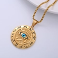 Collana con ciondolo Occhio di Horus dorato e occhio blu su sfondo bianco - Oro (con catena)