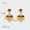 Détail des boucles d'oreilles cœur plaquées or 14k montrant la taille et le poids 7,8g - Style Double Coeur Vertical (DYE173)