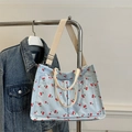 Sac fourre-tout en toile bleu clair avec imprimé cerises rouges et bretelles blanc cassé - Bleu