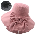 Detailansicht eines rosa Sonnenhuts mit großer Schleife und schwarzem UV-Schutzfutter - M (56-58cm) / Rosa UV-Schicht