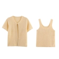 Gestricktes zweiteiliges Set mit Kurzarm-Cardigan und Camisole in der Farbe Aprikose - S / Set / Beige