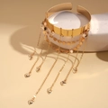 Brazalete de brazo de metal dorado con cadenas multicapa y colgantes de corazón - Estilo Corazón Dorado / Dorado