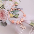 Bracciale a serpente oro rosa con ciondolo a cervo e perle di cristallo su fiori - Stile Renna in Finto Cristallo Oro Rosa (3#)