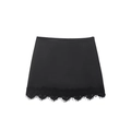 Mini-jupe en satin noir pour femme avec dentelle, vue à plat sur fond blanc neutre - XS / Noir